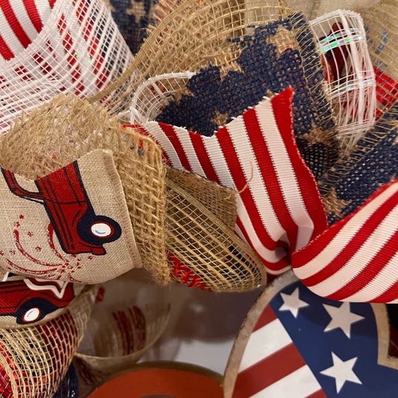 “Red Truck” Patriotic WREATH Red, White and Blue wreath 26” VERY FULL! JULY 4th - Picture 5 of 11